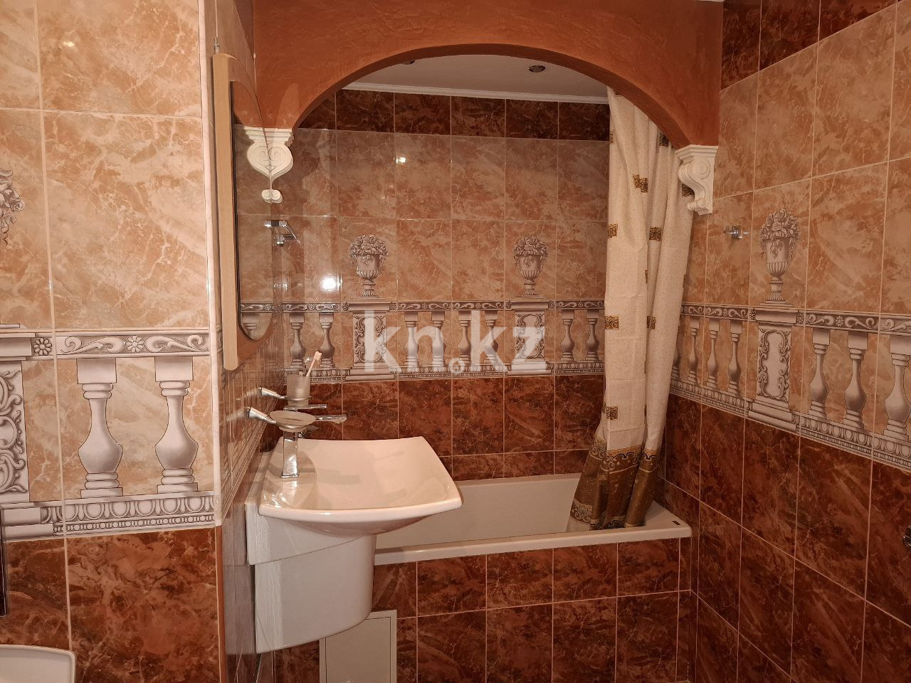 Продажа 3-комнатной квартиры, 90 м², Абая, дом  1 - ул. Кумисбекова в Астане - фото 9