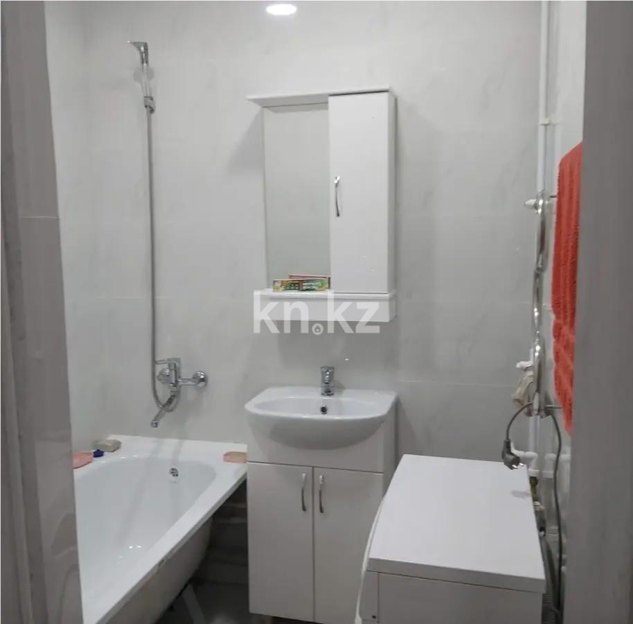Продажа 2-комнатной квартиры, 62 м², ул. Ермекова, дом  114/4 в Караганде - фото 4