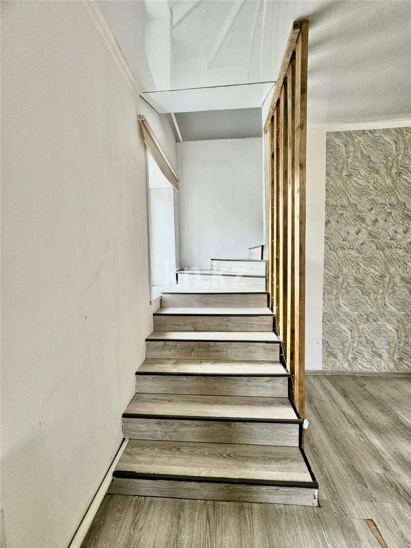 Продажа 6-комнатного дома, 260 м², ул. Ондасынова в Караганде - фото 9