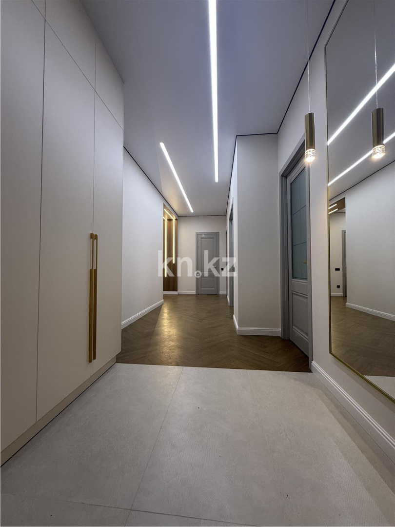 Продажа 4-комнатной квартиры, 111 м² в Караганде - фото 24