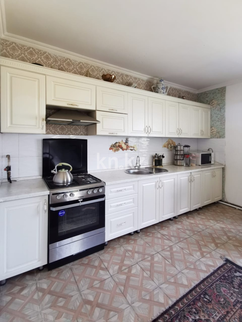 Продажа 4-комнатного дома, 140 м², Боралдай, улица Байзакова в Алматинской области