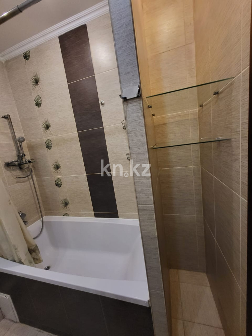 Аренда 1-комнатной квартиры, 50 м², ул. Ходжанова, дом  76 - пр. Аль-Фараби в Алматы - фото 19