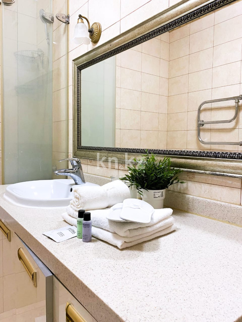 Аренда 3-комнатной квартиры посуточно, 130 м², ул. Кунаева, дом  35/1 в Астане - фото 8