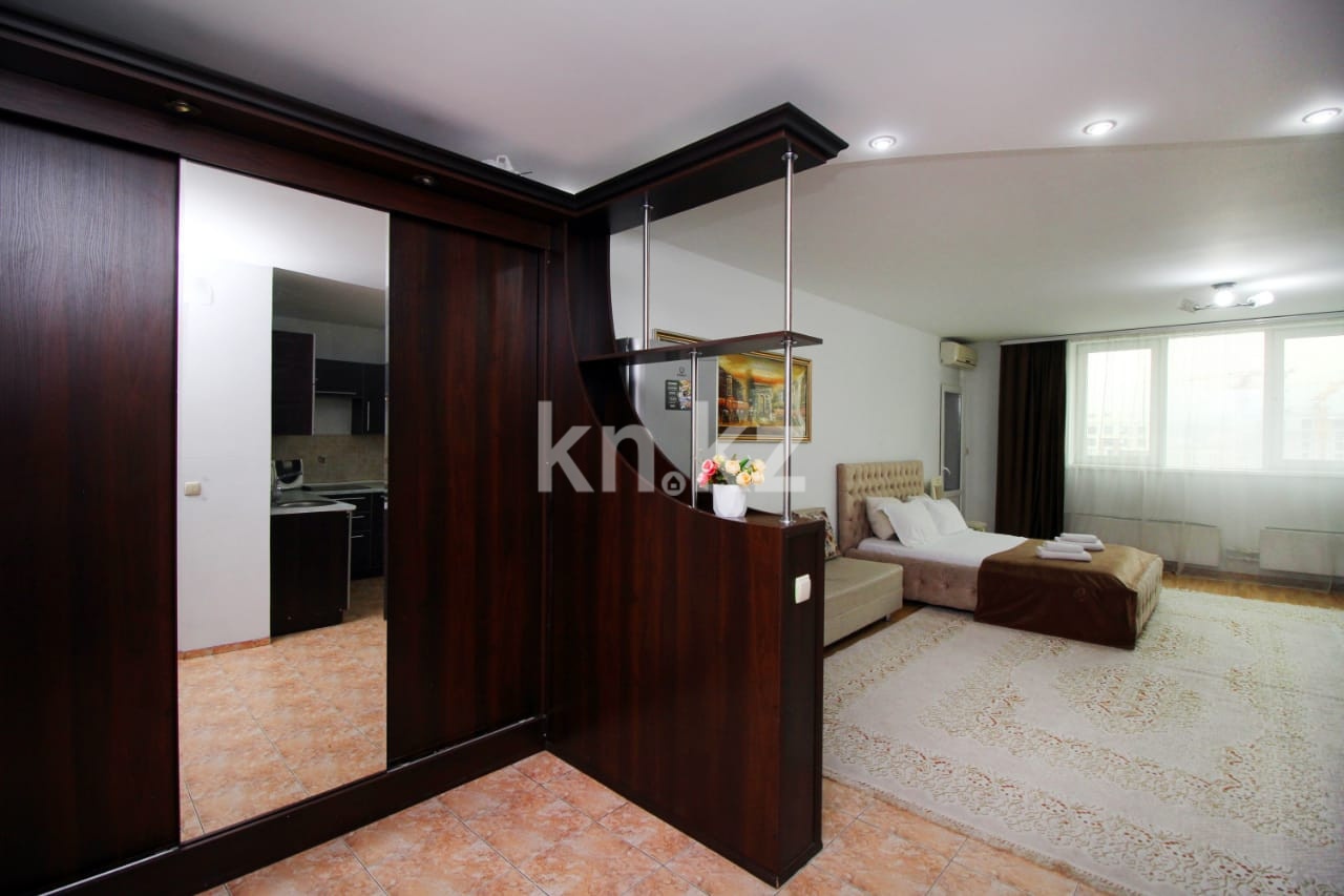 Аренда 1-комнатной квартиры посуточно, 50 м², ул. Хусаинова, дом  225 - ул. Ескараева в Алматы - фото 2