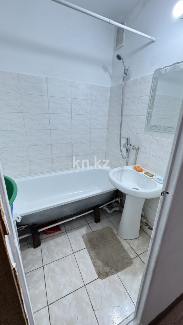 Продажа 3-комнатной квартиры, 68 м², мкр-н Голубые Пруды, дом  5/2 в Караганде - фото 17