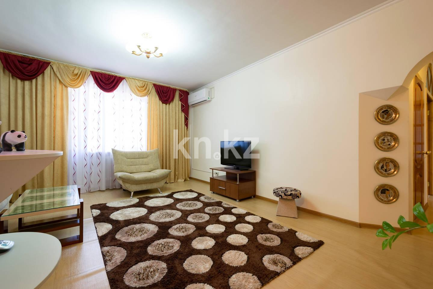 Аренда 4-комнатной квартиры посуточно, 98 м², Самал-2 мкр-н, дом  26 в Алматы - фото 3