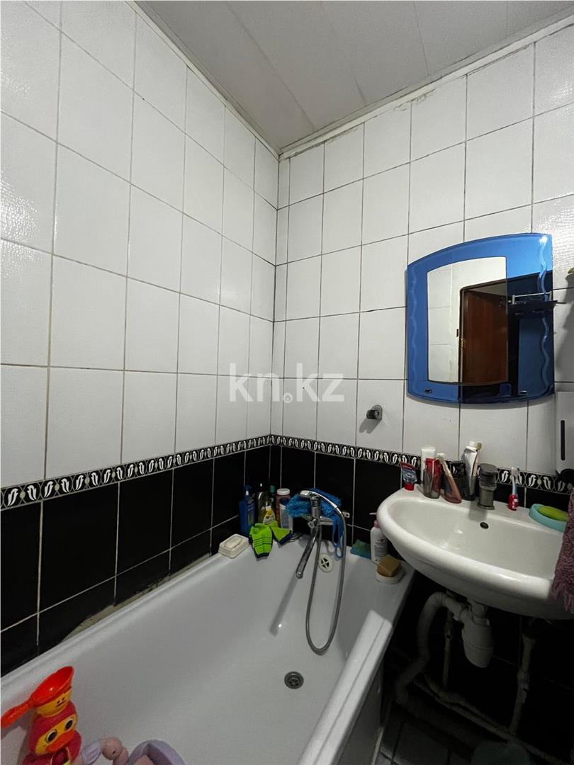 Продажа 3-комнатной квартиры, 62 м², 16 мкр. в Караганде - фото 9