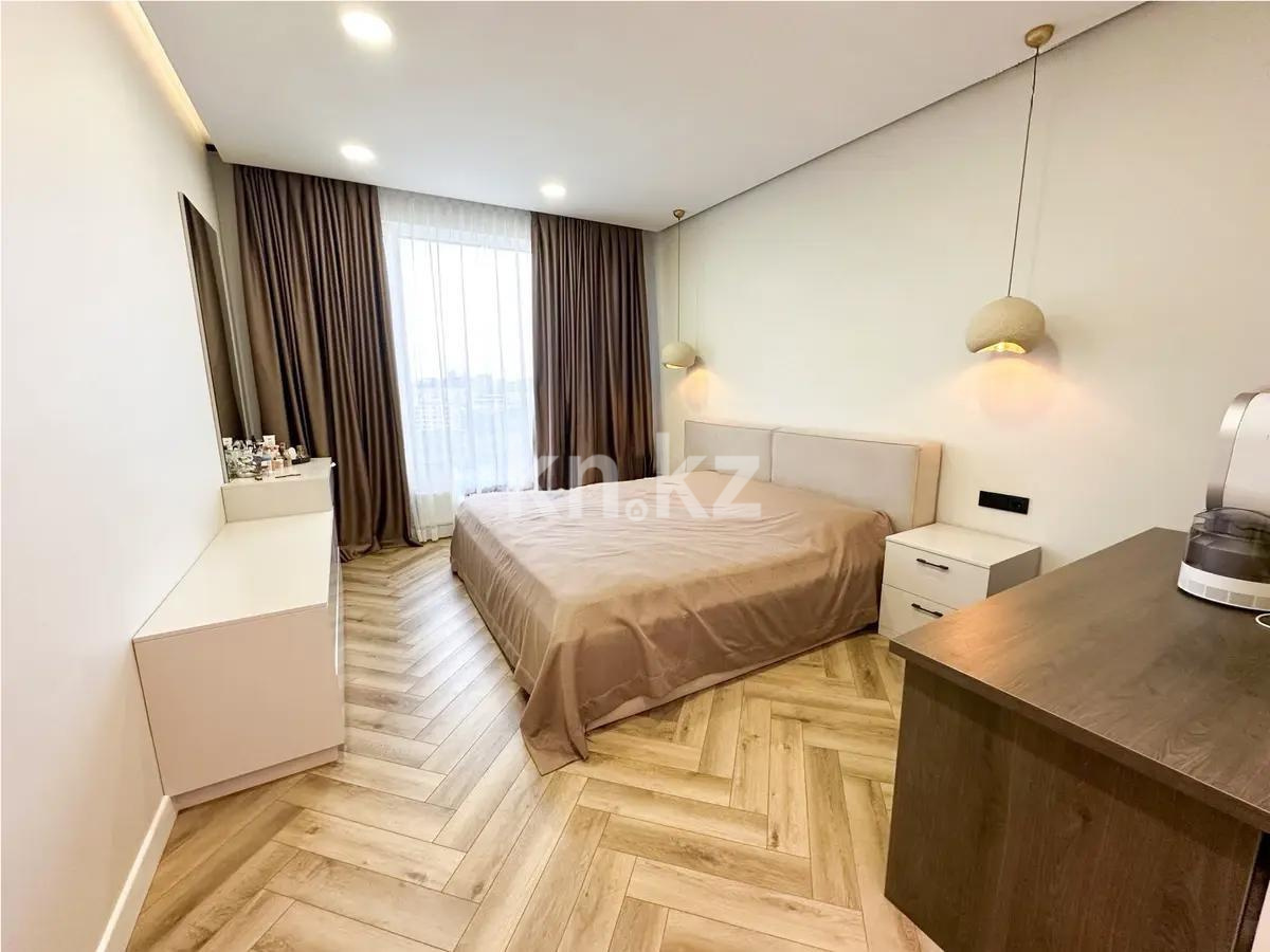 Продажа 4-комнатной квартиры, 132 м², ул. Варламова, дом  27а в Алматы - фото 2
