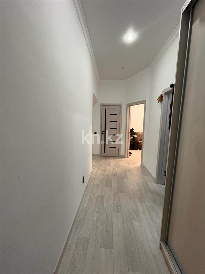 Продажа 3-комнатной квартиры, 63 м², ул. Кулкыбаева, дом  13 в Караганде - фото 11