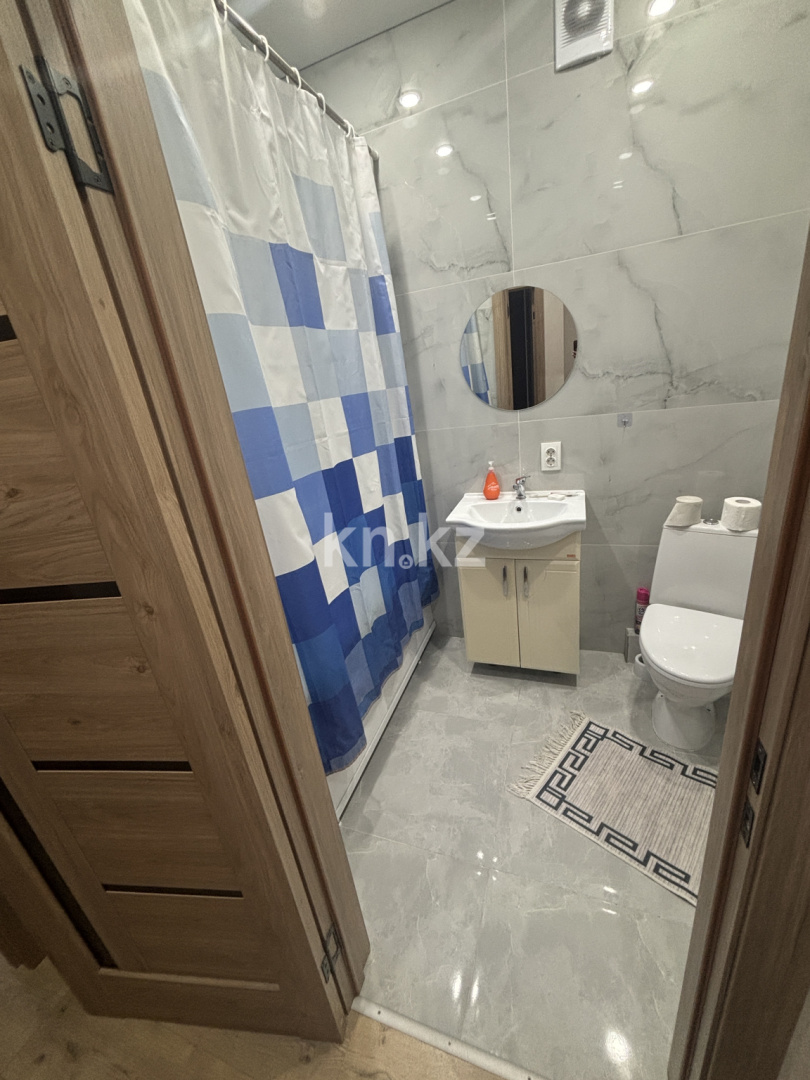 Аренда 1-комнатной квартиры посуточно, 40 м², ул. Байтурсынова, дом  18 в Астане - фото 2