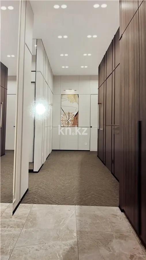 Продажа 4-комнатной квартиры, 131 м², ул. Толе би, дом  52 в Астане - фото 3