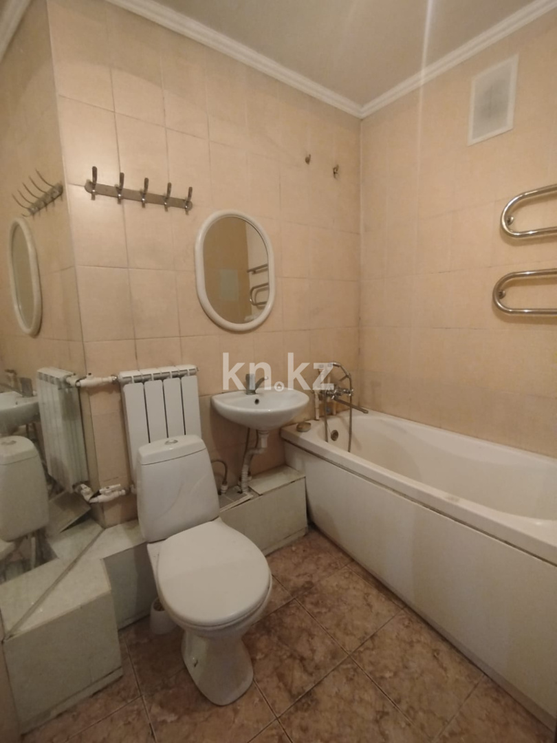 Продажа 3-комнатной квартиры, 62.8 м² в Караганде - фото 8