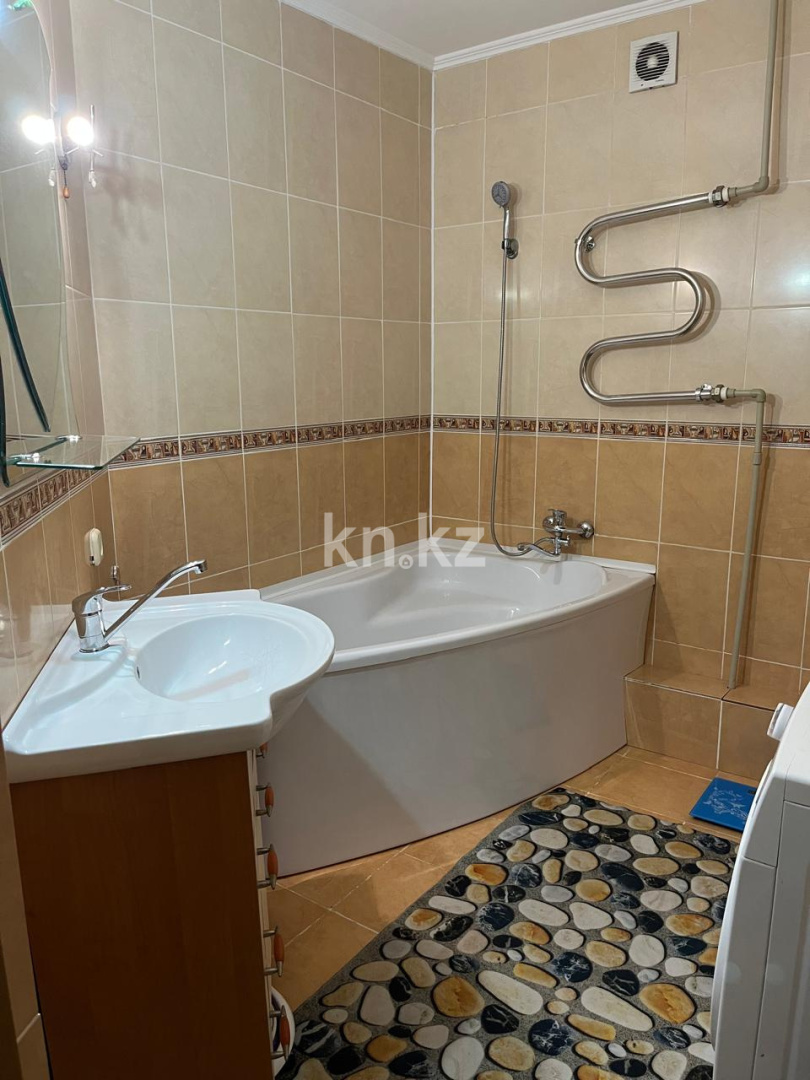 Продажа 3-комнатной квартиры, 50 м², ул. Пичугина, дом  240 в Караганде - фото 11