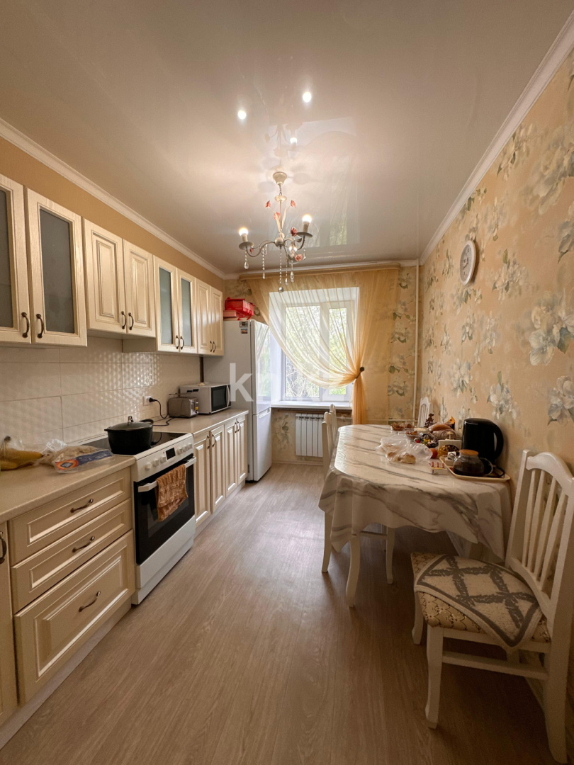 Продажа 3-комнатной квартиры, 71 м², ул. Абая, дом  46 в Караганде