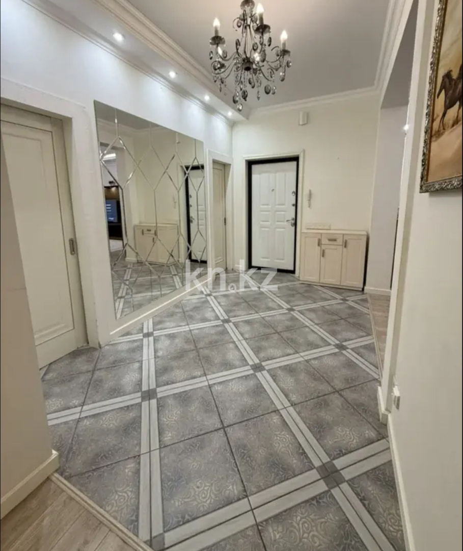 Продажа 4-комнатной квартиры, 143 м², ул. Мухамедханова, дом  21 в Астане