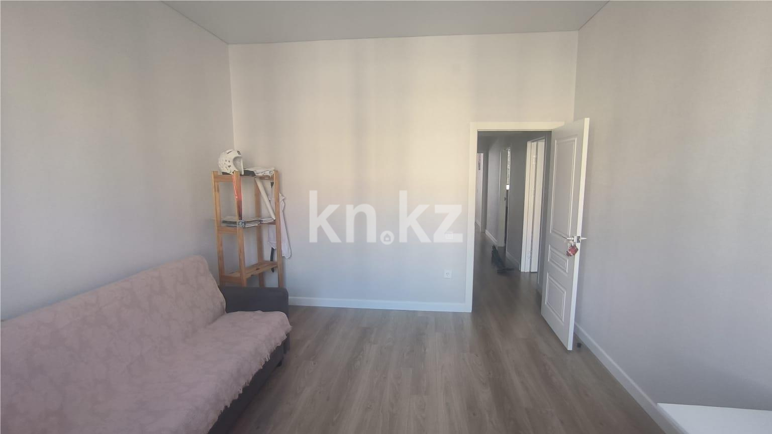 Продажа 3-комнатной квартиры, 82 м², ул. Муканова в Караганде - фото 6