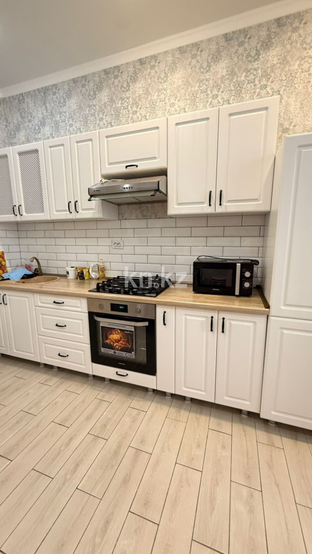 Продажа 2-комнатной квартиры, 72.4 м² в Уральске - фото 3