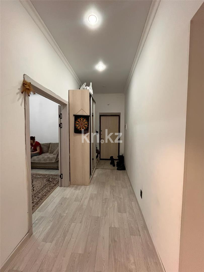Продажа 2-комнатной квартиры, 63 м², ул. Кулкыбаева, дом  13 в Караганде - фото 10