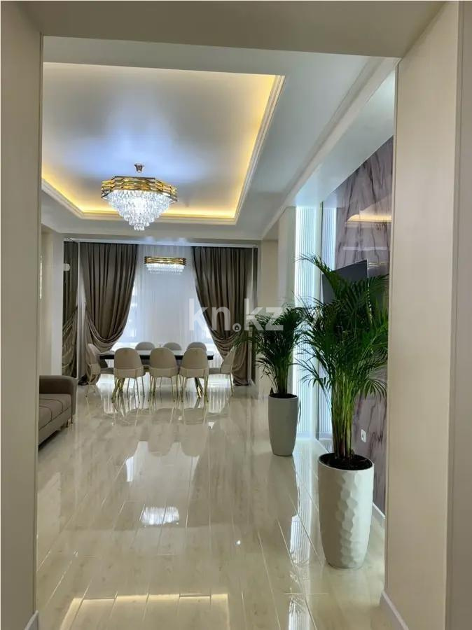 Продажа 4-комнатной квартиры, 130 м², мкр-н Акжар, дом  3/10 в Алматы