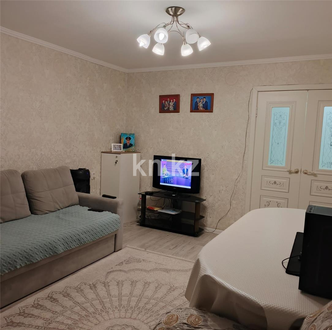 Продажа 3-комнатной квартиры, 64 м², мкр-н Орбита-1 в Караганде - фото 2