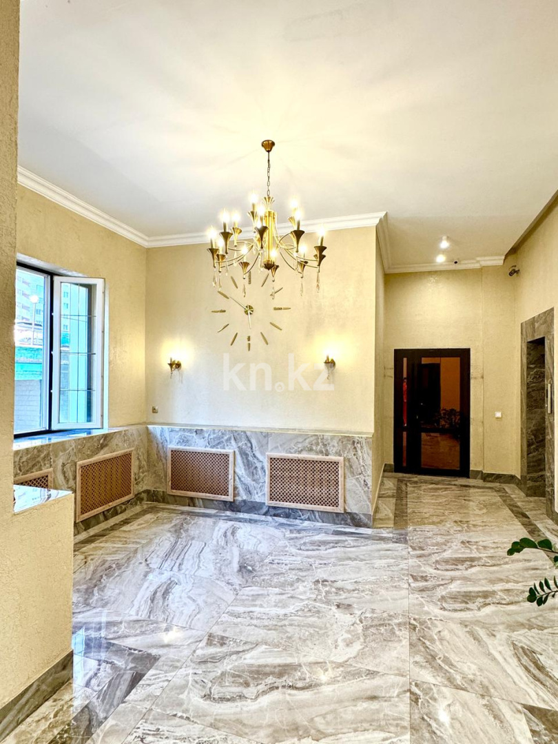 Продажа 3-комнатной квартиры, 130 м², ул. Достык, дом  13 в Астане - фото 19