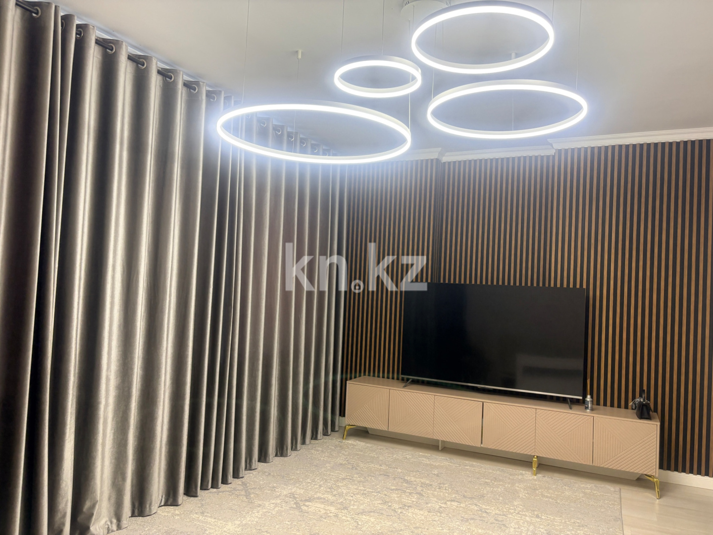 Продажа 4-комнатной квартиры, 110 м² в Караганде