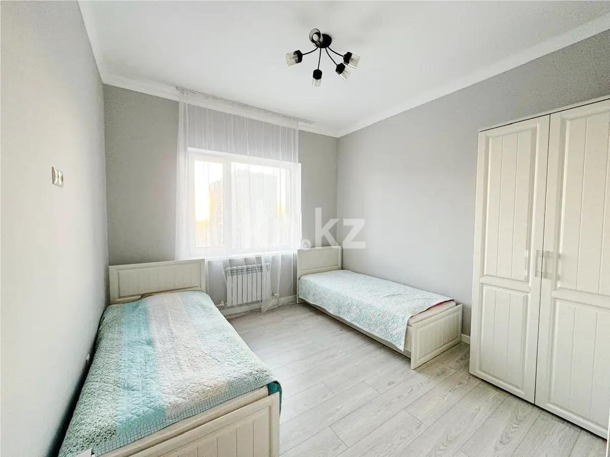 Продажа 3-комнатной квартиры, 74 м², пр. Шахтеров, дом  52Б в Караганде - фото 3