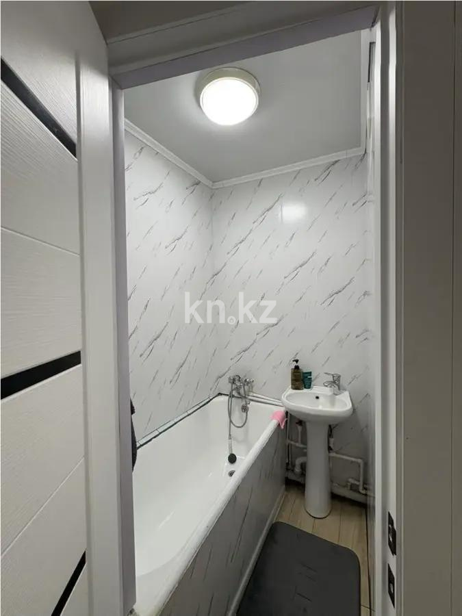 Продажа 2-комнатной квартиры, 48 м², 14 мкр., дом  33 в Караганде - фото 3