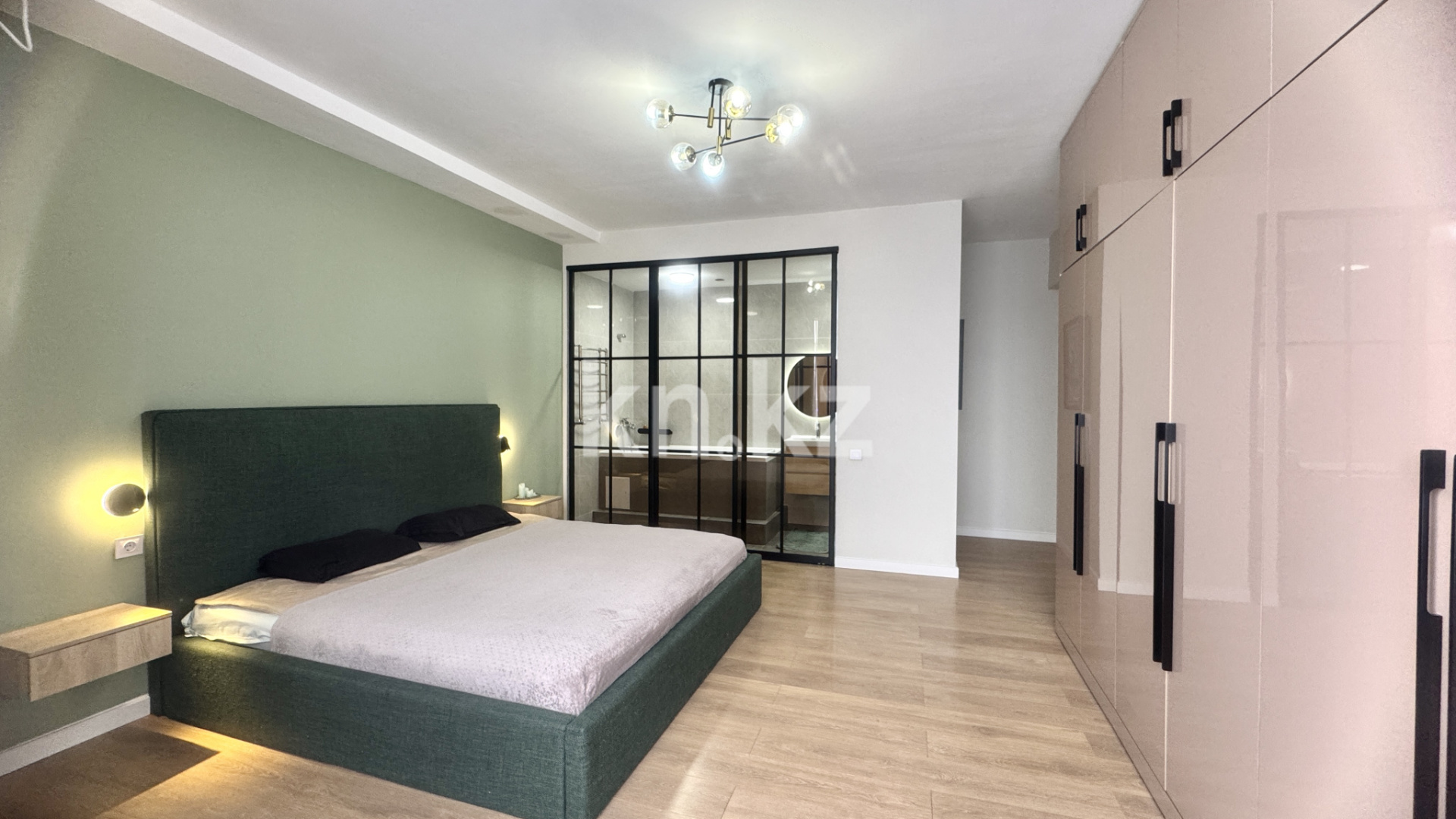 Продажа 3-комнатной квартиры, 133 м², мкр. Самал-2 в Алматы - фото 4