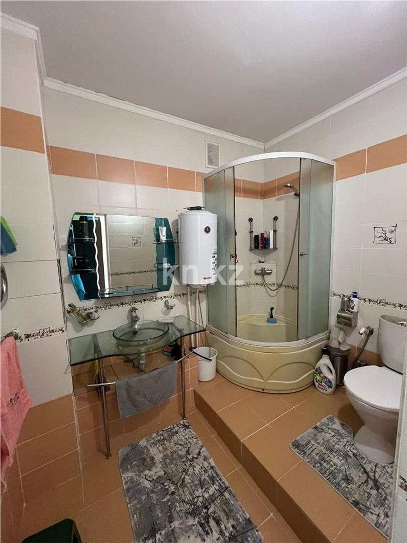Продажа 3-комнатной квартиры, 80 м², пр. Шахтеров, дом  74 в Караганде - фото 9