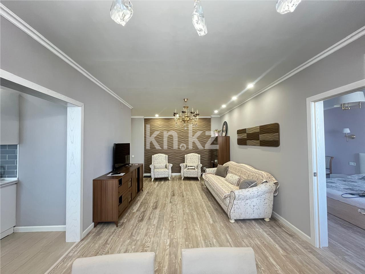 Продажа 2-комнатной квартиры, 69 м², пр. Шахтеров, дом  60 в Караганде - фото 2