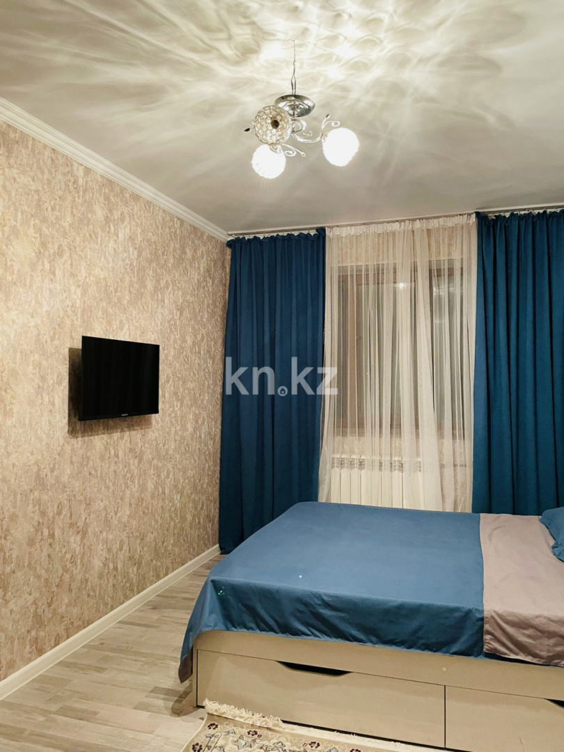 Аренда 1-комнатной квартиры посуточно, 52 м², ул. Байтурсынова, дом  7 в Шымкенте - фото 11