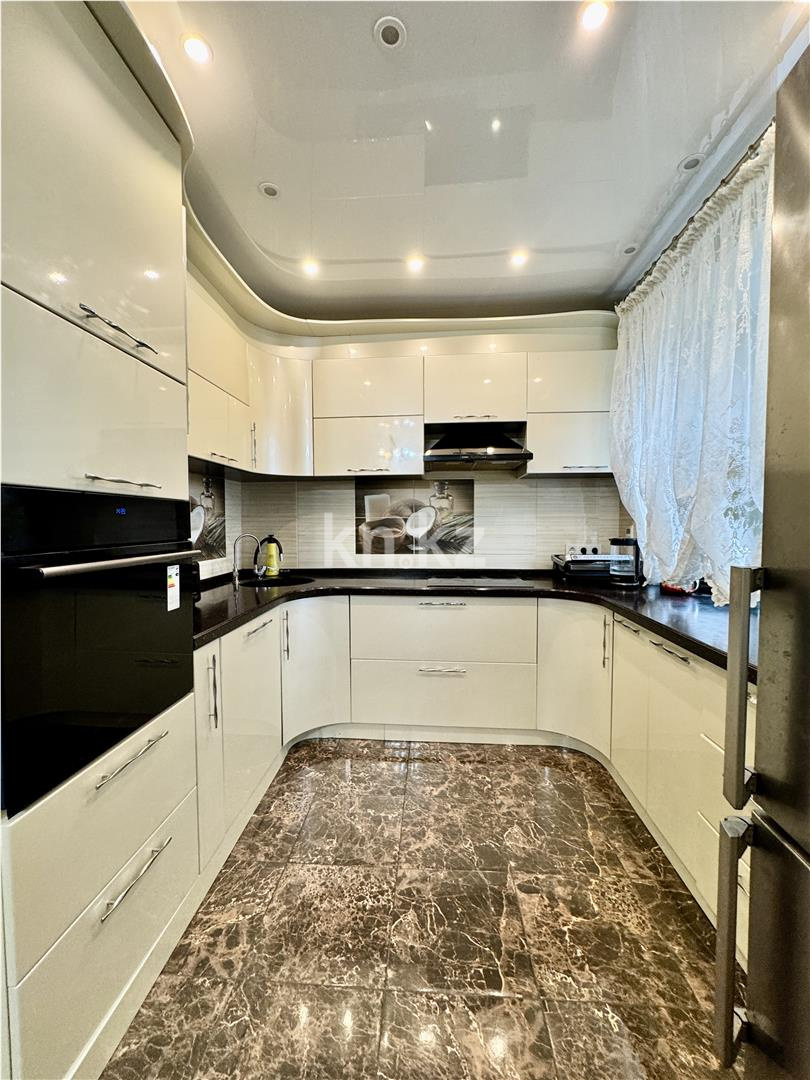 Продажа 4-комнатной квартиры, 93 м², ул. Аманжолова, дом  71 в Караганде - фото 14