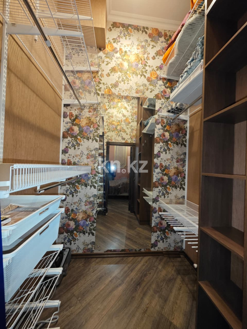 Продажа 3-комнатной квартиры, 96 м², ул. Ержанова, дом  18/6 в Караганде - фото 9