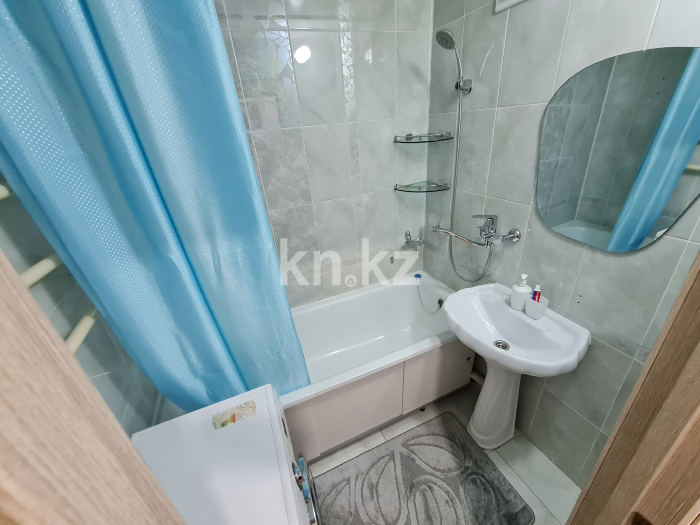 Аренда 2-комнатной квартиры посуточно, 55 м², Камзина, дом  64 в Павлодаре - фото 4