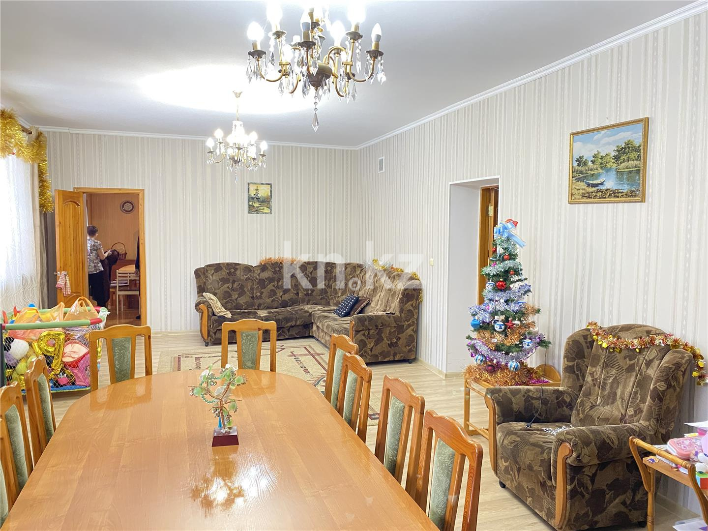 Продажа 7-комнатного дома, 372 м², ул. Аманжолова в Караганде - фото 2