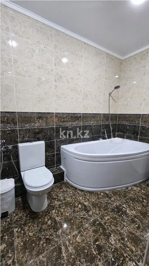 Продажа 2-комнатной квартиры, 69 м², пр. Шахтеров, дом  23/7 в Караганде - фото 3