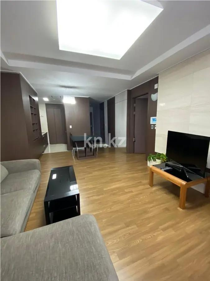 Продажа 2-комнатной квартиры, 70 м², пр. Кошкарбаева, дом  10/1 в Астане