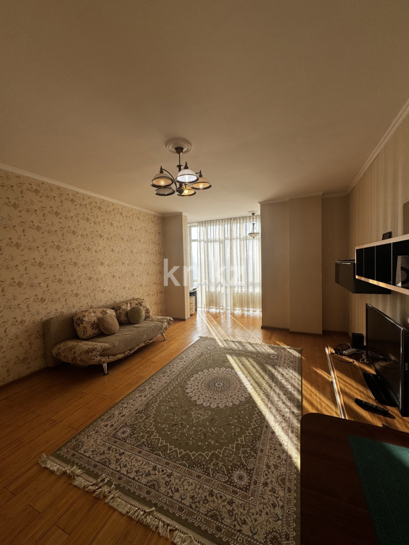 Продажа 1-комнатной квартиры, 65.4 м², ул. Шевченко в Алматы - фото 2