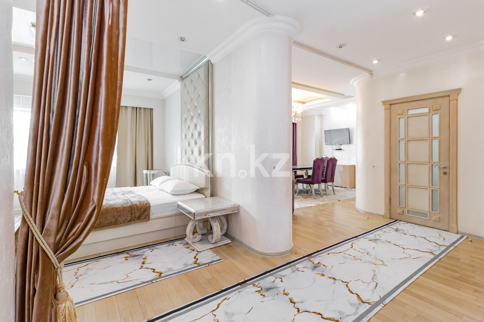 Аренда 4-комнатной квартиры посуточно, 156 м², ул. Достык, дом  5 в Астане - фото 4