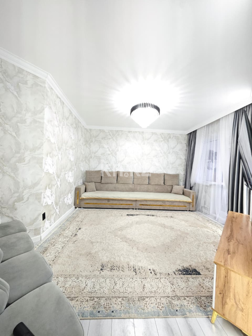 Продажа 4-комнатной квартиры, 90 м², ул. Дюсембекова, дом  44/2 в Караганде - фото 3