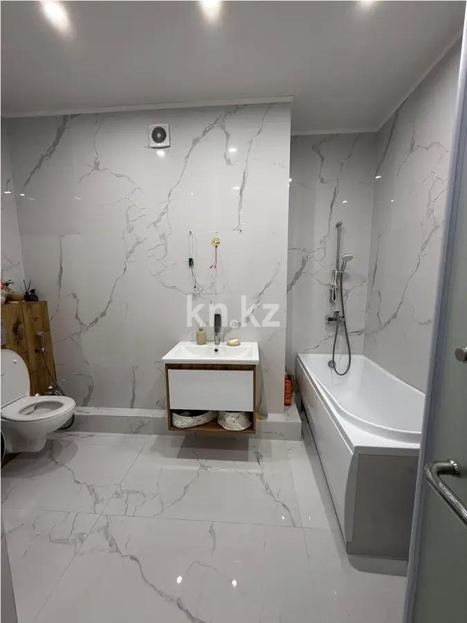 Продажа 2-комнатной квартиры, 72 м², ул. Сатпаева, дом  90/54 в Алматы - фото 5