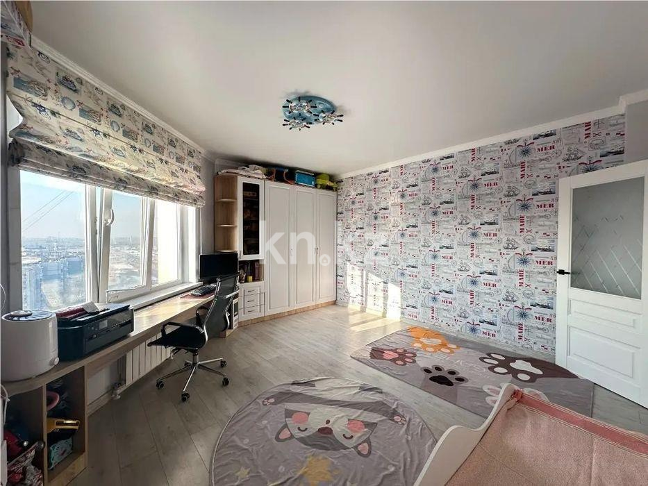 Продажа 3-комнатной квартиры, 104 м², пр. Республики, дом  42 в Караганде - фото 2