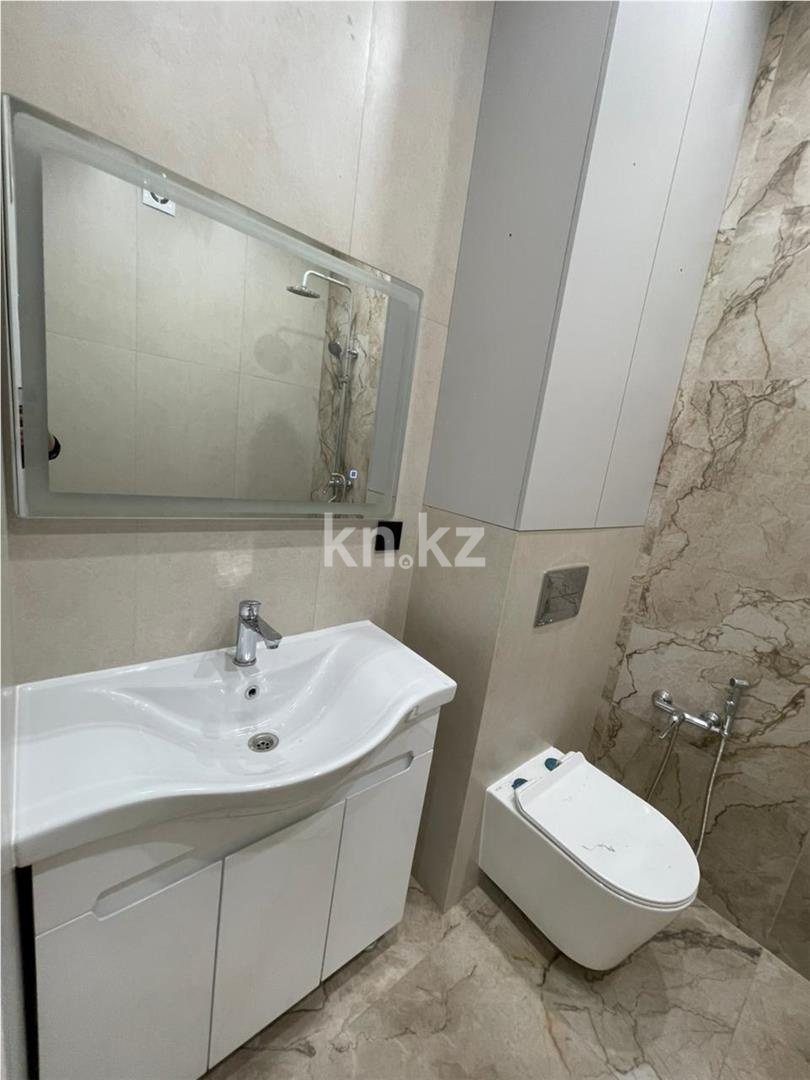 Продажа 2-комнатной квартиры, 53 м², ул. Муканова, дом  53/8 в Караганде - фото 6