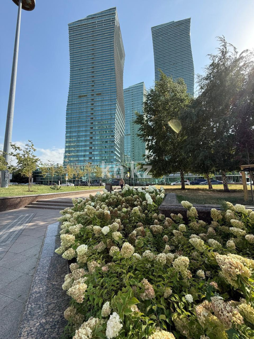 Продажа 3-комнатной квартиры, 130 м², ул. Достык, дом  5/1 - ул. Сауран в Астане - фото 34