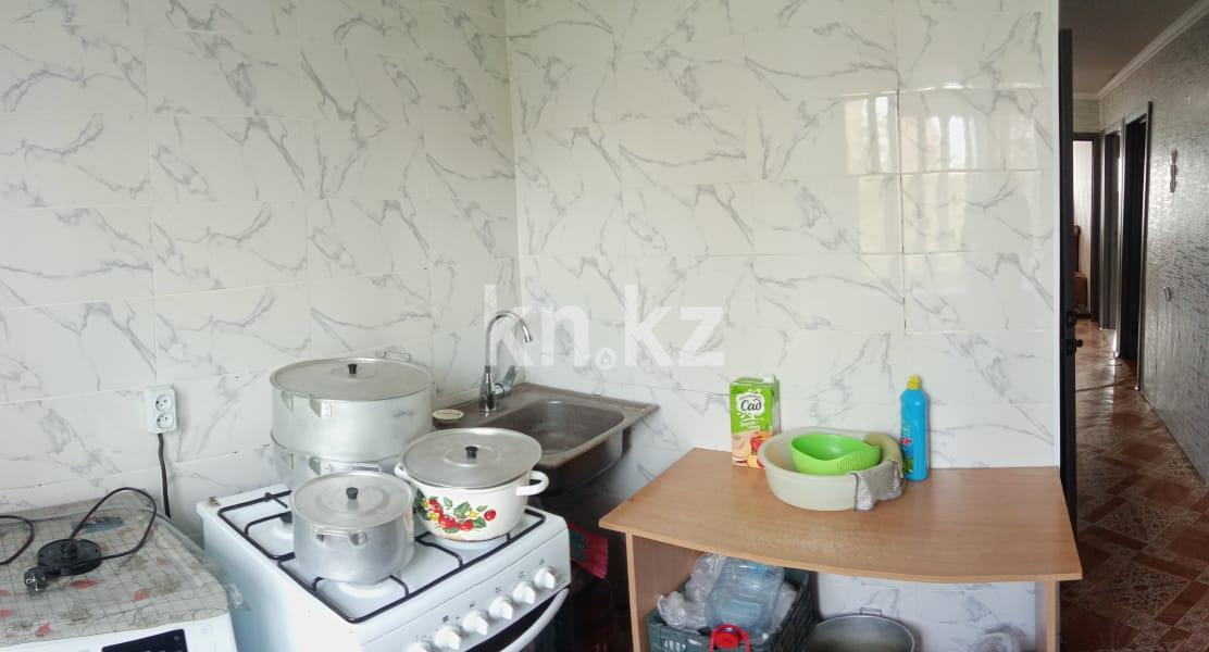 Продажа 3-комнатной квартиры, 61 м², 15 мкр., дом  1 в Караганде - фото 7