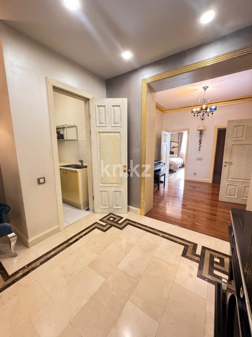 Продажа 5-комнатной квартиры, 206.5 м² в Астане - фото 15
