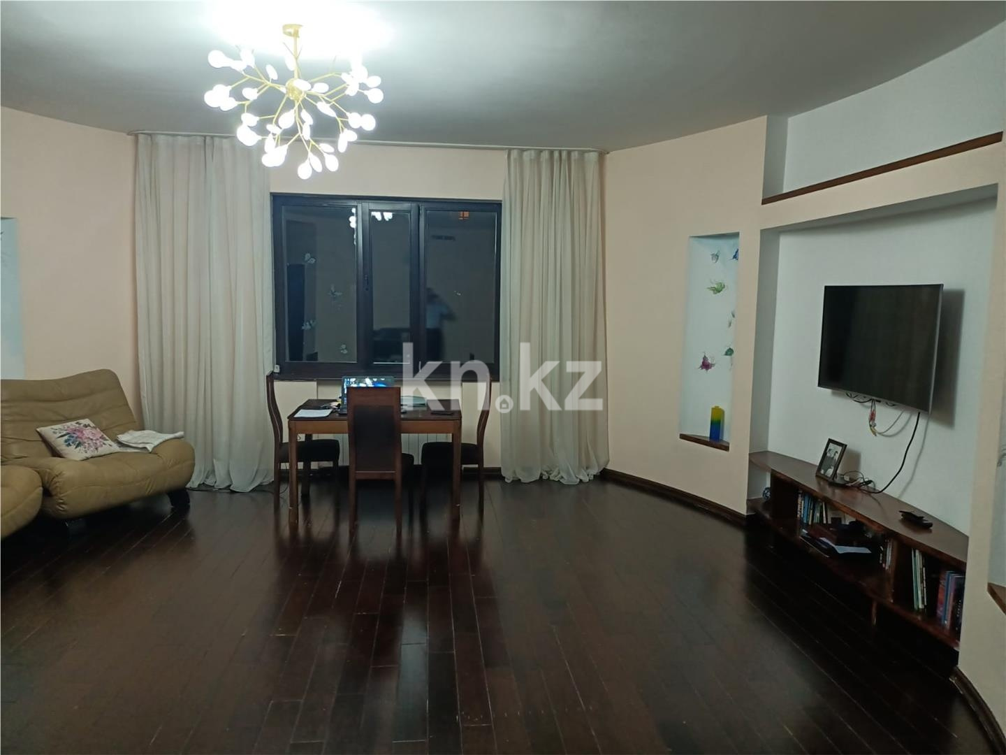Продажа 4-комнатной квартиры, 133 м² в Астане