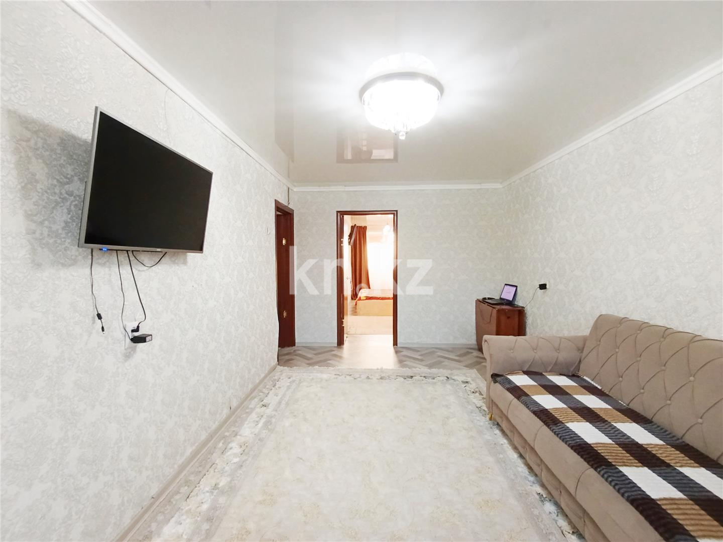 Продажа 3-комнатной квартиры, 59 м², 23-й мкр., дом  8 в Караганде - фото 2