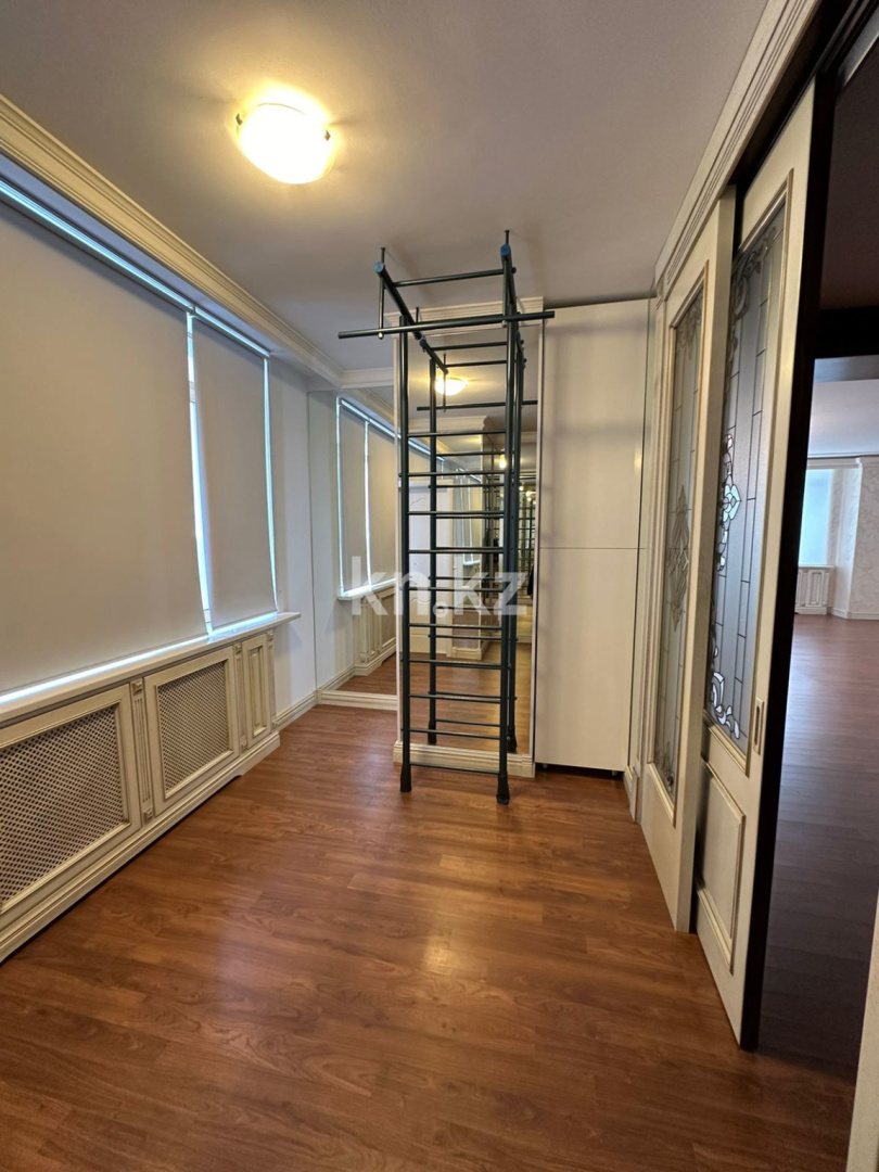 Продажа 4-комнатной квартиры, 300 м², Рахимжана Кошкарбаева в Астане - фото 12